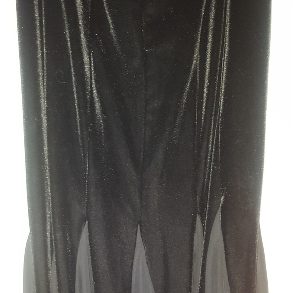 Velvet Skirt - Picture 7 of 8